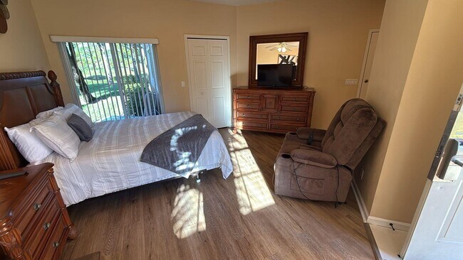 Foto del edificio - 8294 Mulligan Cir