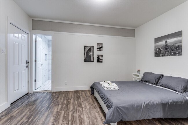 Foto del edificio - 735 W 10th St