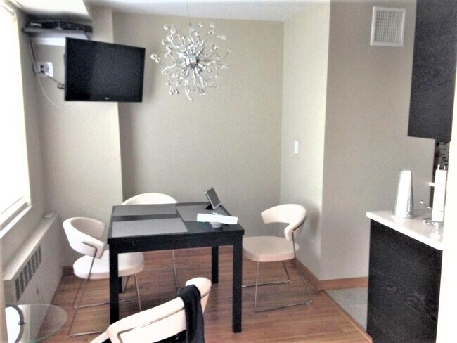 Foto del edificio - 1311 Brightwater Ave