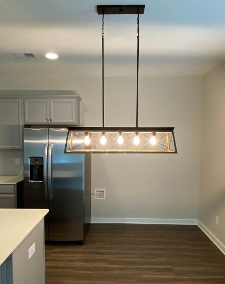 Building Photo - Beautiful 4 bedroom home in a GREAT location!