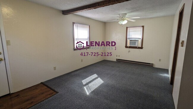 Foto del edificio - 2 Bedroom Home Available Now!