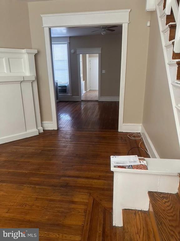 Building Photo - 5608 N Mascher St