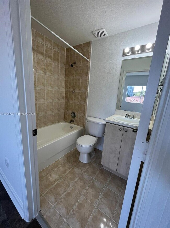 Foto del edificio - 7995 NW 8th St