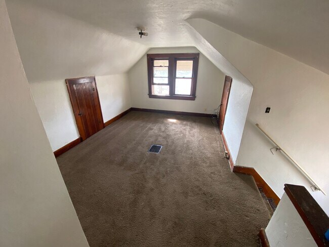 Foto del edificio - Charming 4-Bedroom Single Family Home for Rent!