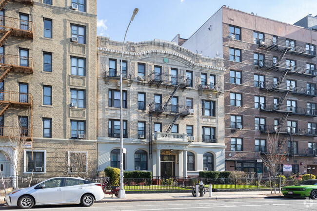 Building Photo - Ditmas Court