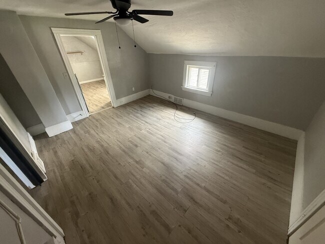 Foto del edificio - 4067 E 57th St