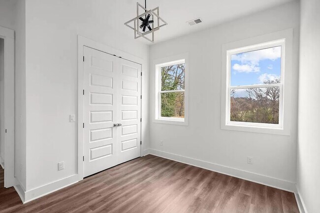 Foto del edificio - 4318 Woods St