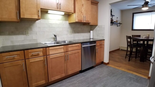 Interior Photo - Embassy Square Apartments