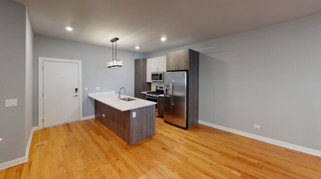 Building Photo - 5117 S Kenwood Ave