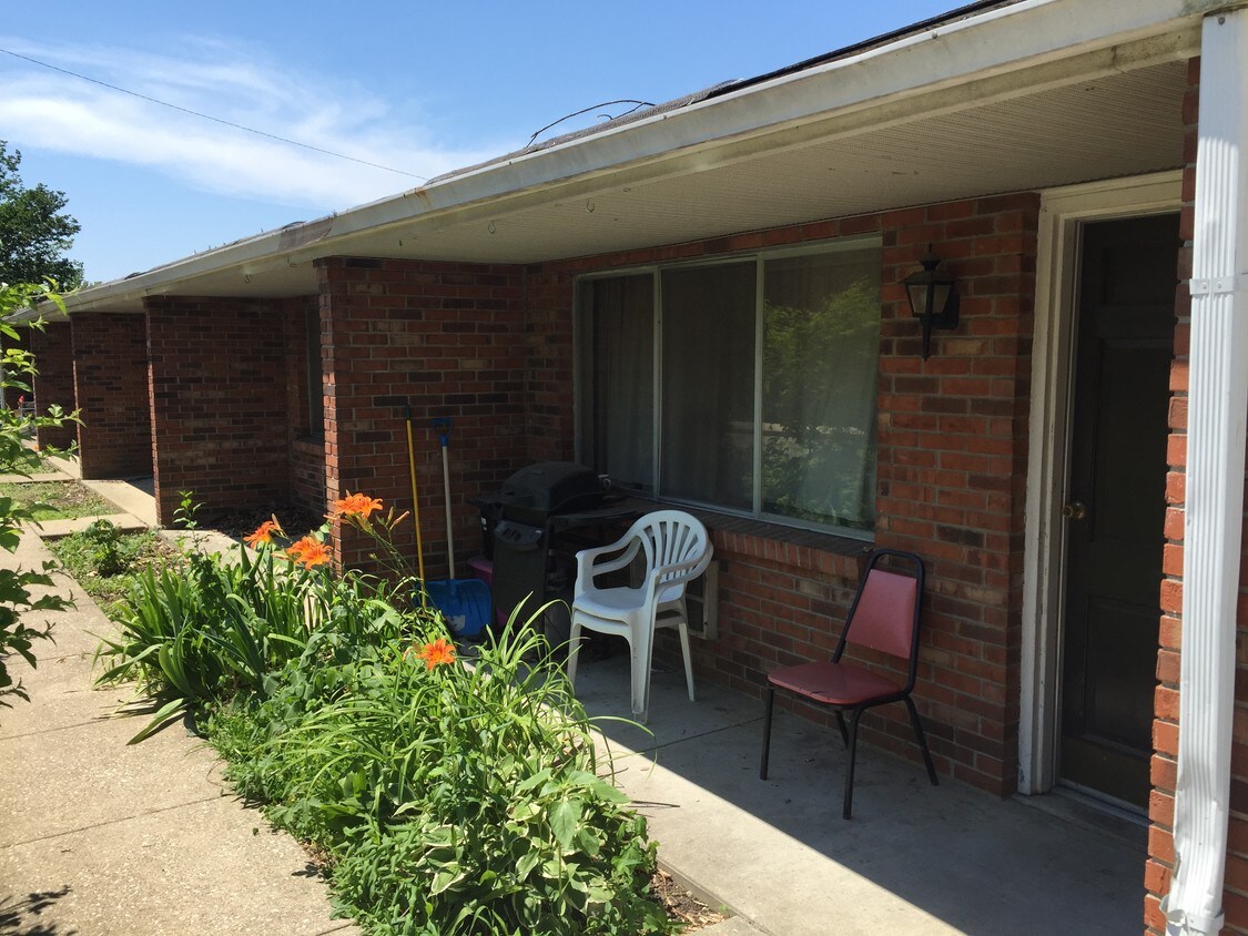 Foto principal - 1200 W Kirkwood Ave