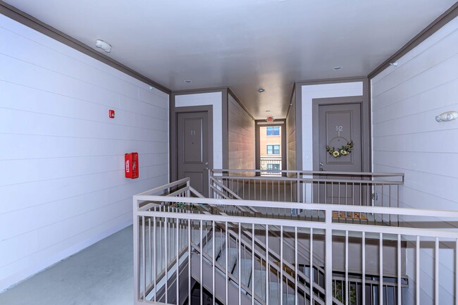 Foto del edificio - 331 18th W St