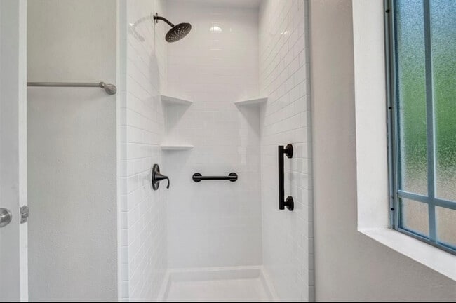 Building Photo - 112 North St