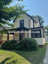 Building Photo - 1208 Columbia Ave