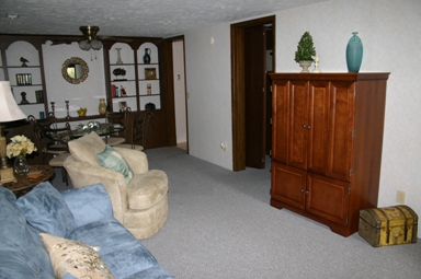 Living Room - Walnut Hills Apartments