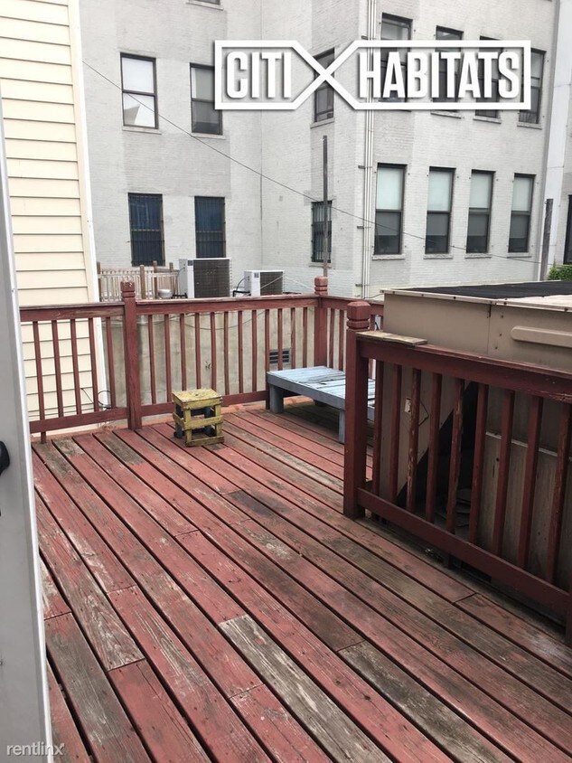 Primary Photo - 179 Smith St