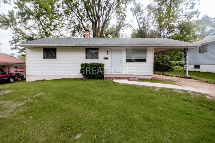 Primary Photo - Charming 3 bedroom home in St. Louis!