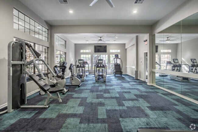 Gimnasio abierto las 24 horas con cardio y pesas libres - Greenbriar Park