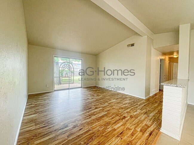 Building Photo - 3409 Overland Dr