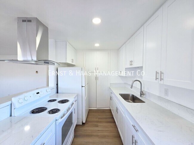 Foto del edificio - 4300 E 5th St