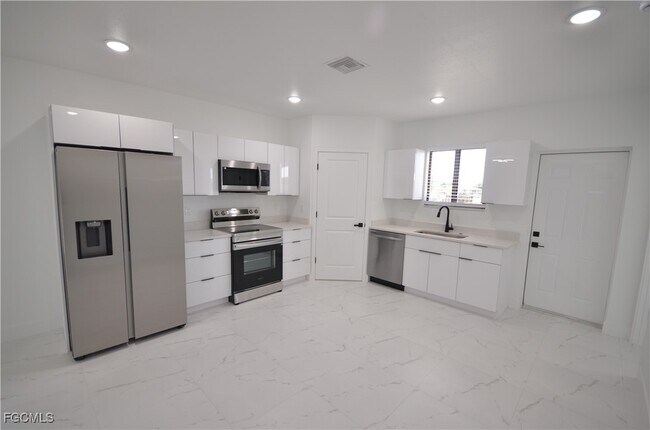 Foto del edificio - 2188 Barker Blvd