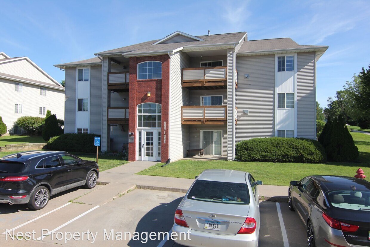 2 br, 1 bath House 2438 Rushmore Dr House Rental in Iowa City, IA