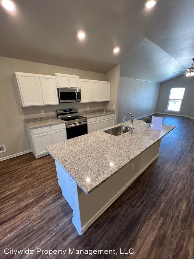Foto del edificio - 3 br, 2 bath House - 2017 Kenwood Avenue