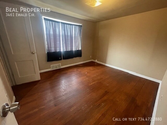 Foto del edificio - 3461 Ewald Cir