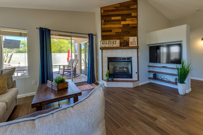 Foto del edificio - 2730 E Terrace Ave