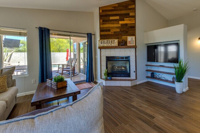 Foto del edificio - 2730 E Terrace Ave