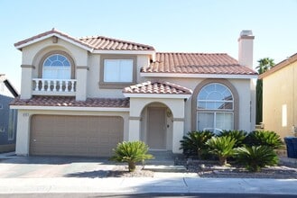 Building Photo - 8765 Country Pines Ave