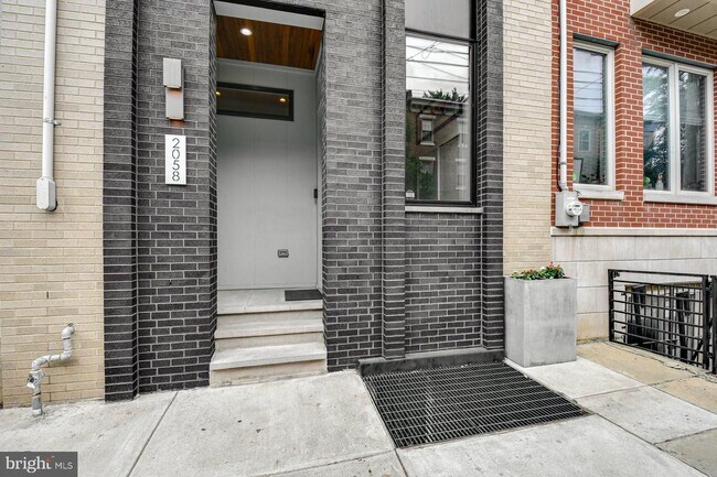 Building Photo - 2058 E Susquehanna Ave