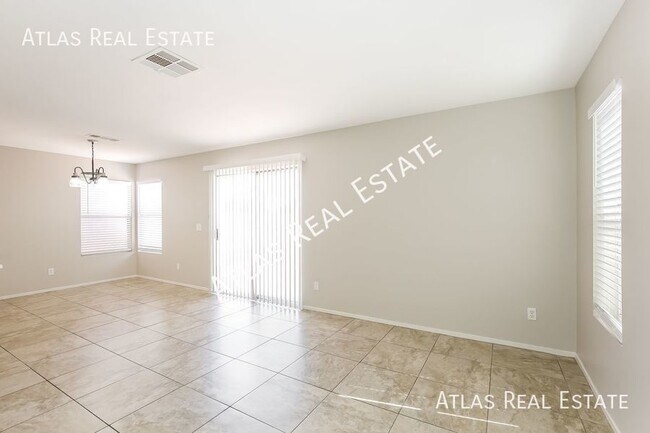 Foto del edificio - Beautifully Renovated Two-Story 3/2.5 Home...