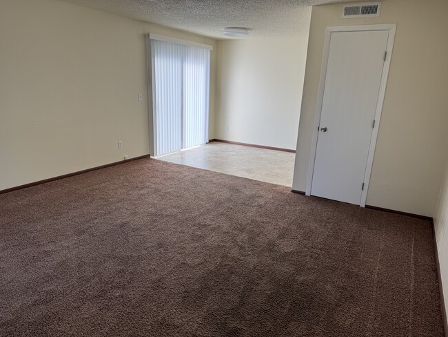 Building Photo - 4898 Chinook Ct SE
