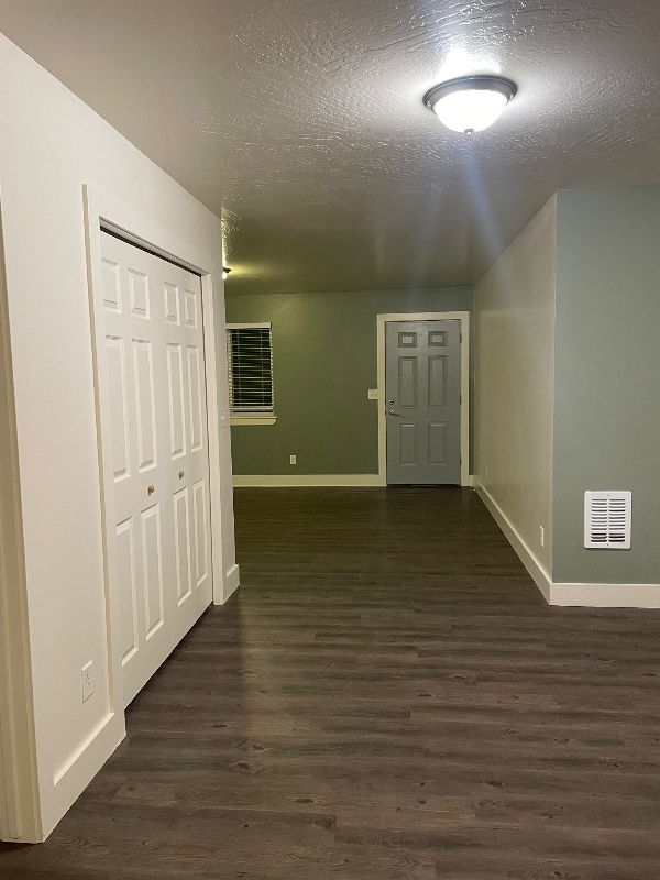 Building Photo - 2806 Hunters Loop
