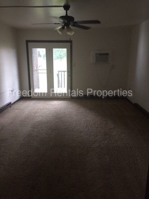Building Photo - 241 Kates Dr