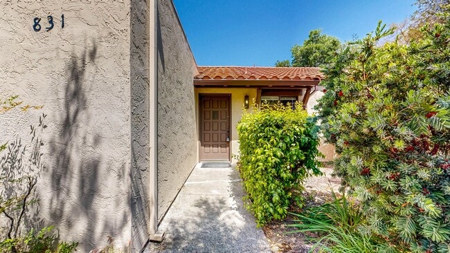 Foto del edificio - Bright and Beautiful 2 Bedroom 2 Full Bath...