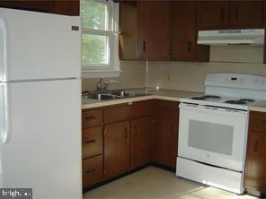 Building Photo - 75 S Reber St