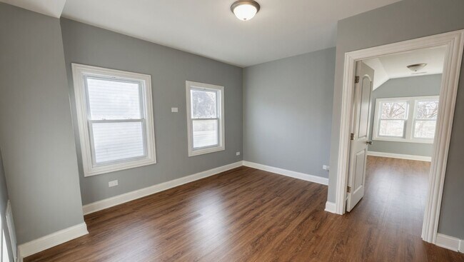 Building Photo - 2717 N Rutherford Ave