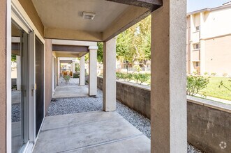 Studio, 1BA - 450SF - The Terrace Apartments