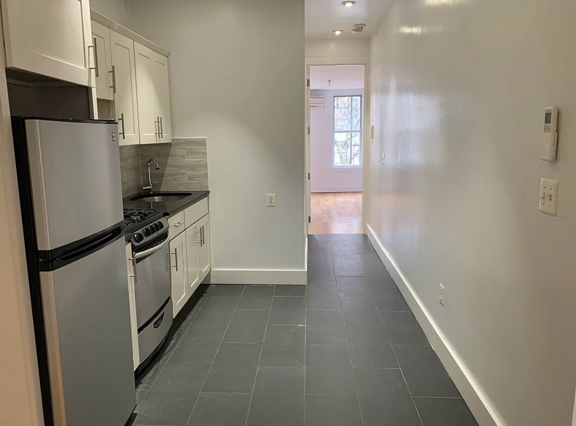 Foto principal - 33 Montrose Ave