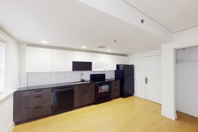 Interior Photo - Ambassador
