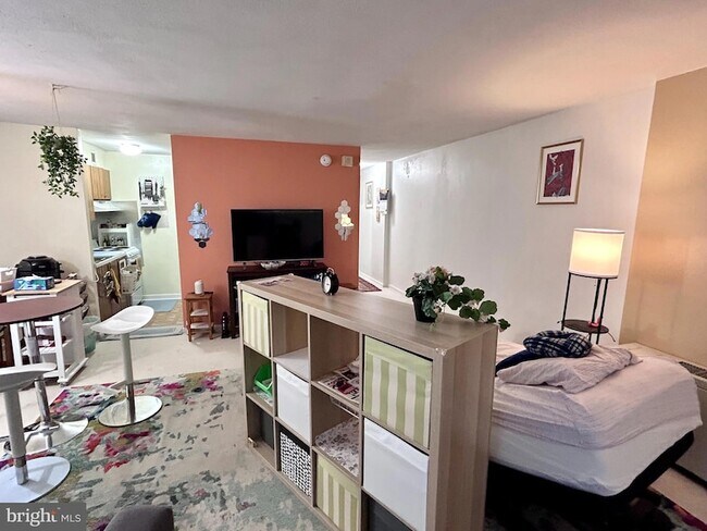 Building Photo - 224 W Rittenhouse Square Unit 1702