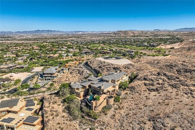 Building Photo - 5 Promontory Pointe Ln