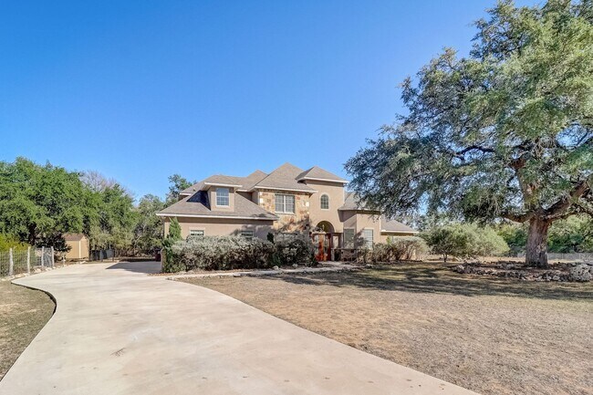 Foto del edificio - Spring Branch Oasis with 2 Ground Level Ma...