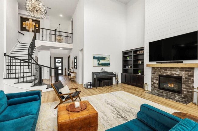 Building Photo - 12817 N Palomino Lk Cir