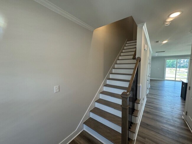 Building Photo - Brand New Townhome!