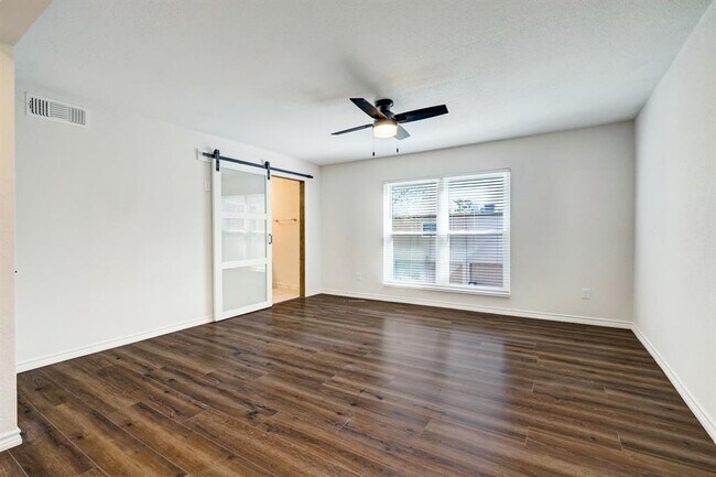 Foto del edificio - 1115 Augusta Dr