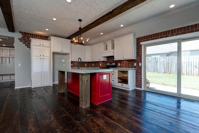 Foto del edificio - Republic Schools - Gorgeous 3 Bed 2 Bath 3...