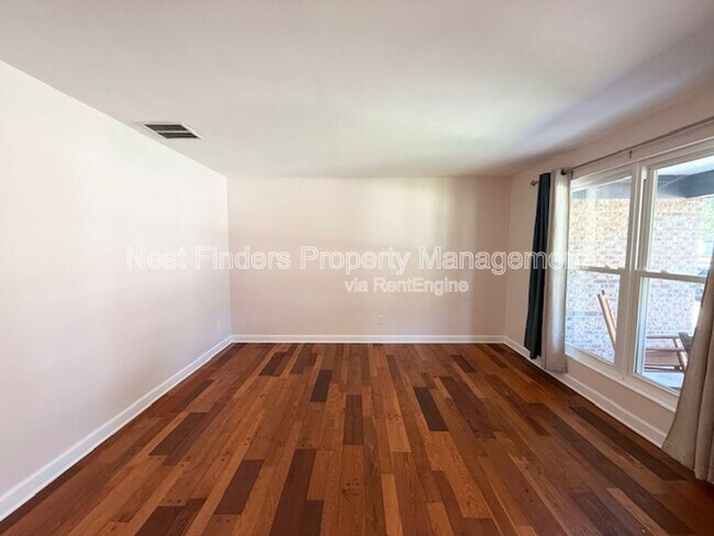Foto del edificio - 3734 B Ward St