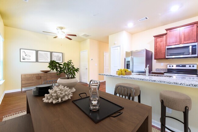 Foto del edificio - 408 Highwood Ln